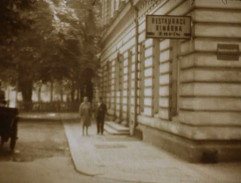 Fridrich je odváděn na stanici