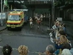 maratónci vybiehajú zo štadióna