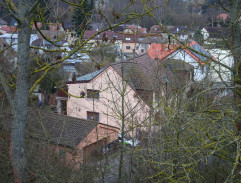 Ostře sledované vlaky