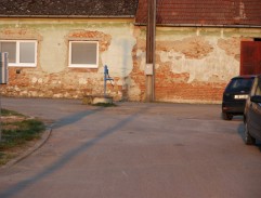 křižovatka s pumpou