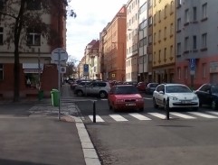 Kam doskáče ranní ptáče