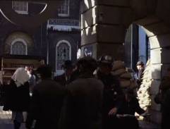 Charlotte kupuje květiny