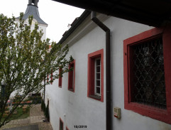 východ ze zámečku