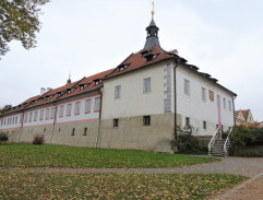 zámeček v Jevanicích