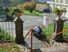 dvor domova dôchodcov