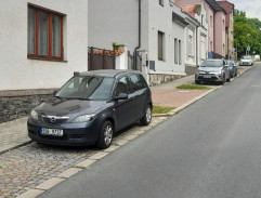 ulica pred Novákovej domom