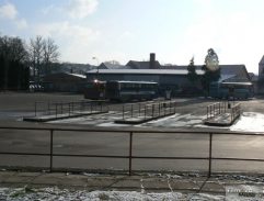 lavička na autobusovej stanici