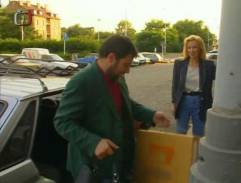 pred Renátiným domom