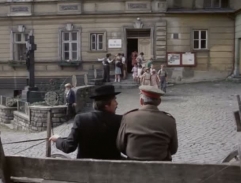 Před obecnou školou