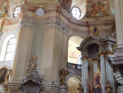 v kostole v Křtinách