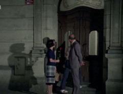 pred domom Novákových