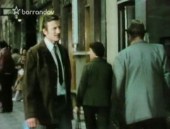 pred obchodom s konfekciou