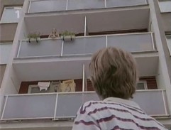 panelák, kde býva Barbora