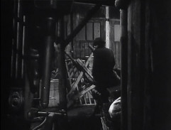 Jan Tleskač se skrývá před Emem