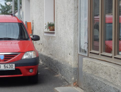 Učitel před hospodou