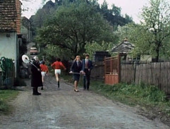 9. Teskně hučí Niagára