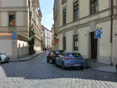 Vedľa ústredného skladu liečiv