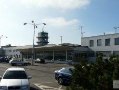 Parkovisko na letisku