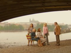 nábřeží pod mostem