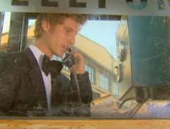 v telefónnej búdke