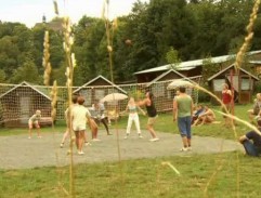 volejbalové ihrisko v kempe