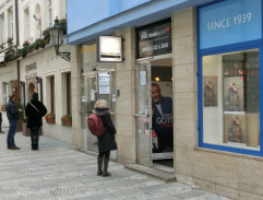 Obchod s hudebními nástroji