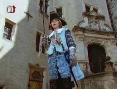 na nádvorí královského paláca