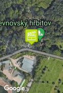 Na hřbitově