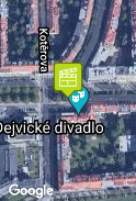 Na lavičce před divadlem