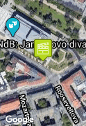 Před Janáčkovým divadlem