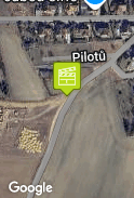 V autě